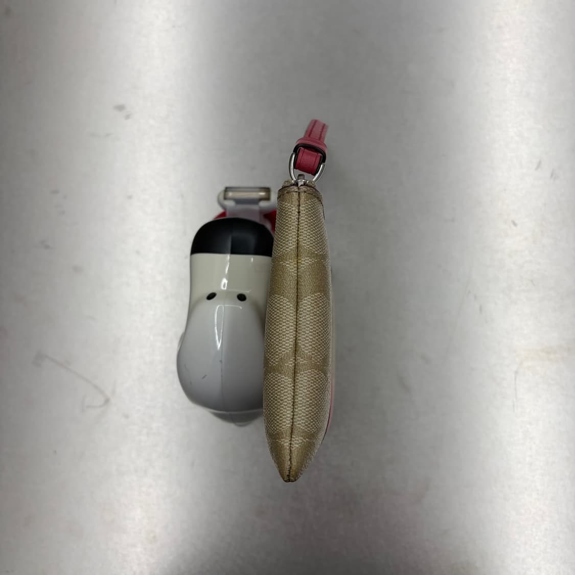 코치 시그니처 핑크 캔버스 코너 지퍼 리스틀릿 상품이미지4