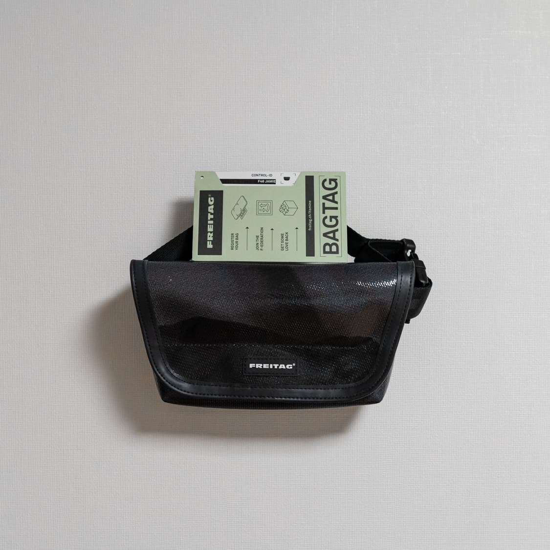 프라이탁 F40 제이미 블랙 전사 디지털프린트 크로스백 상품이미지1