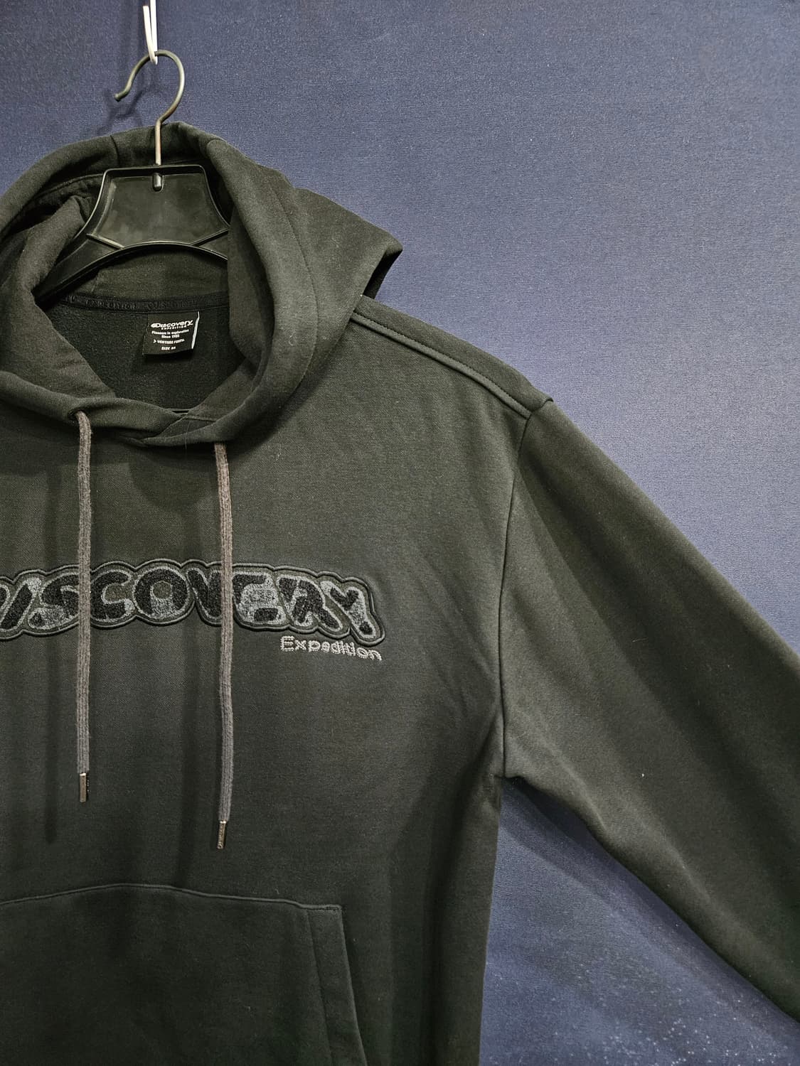 디스커버리 블랙차콜 남성 세미오버핏 95 기모 포켓 후드티  상품이미지4