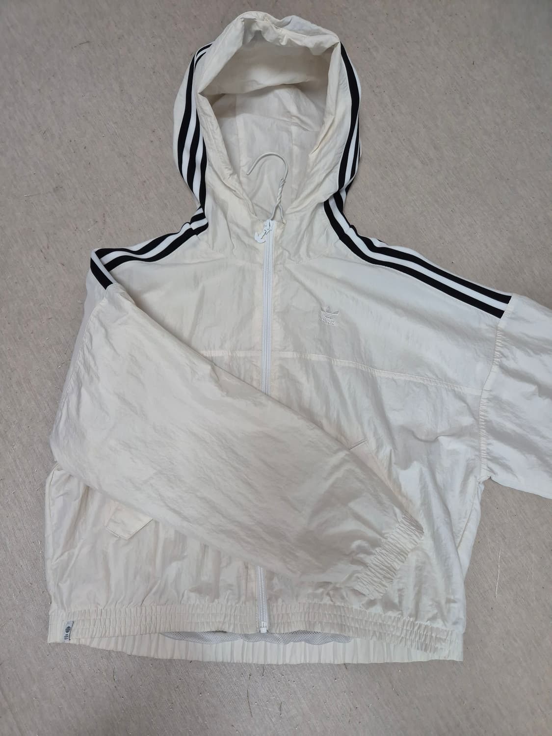 아디다스 윈드브레이커 상품이미지2