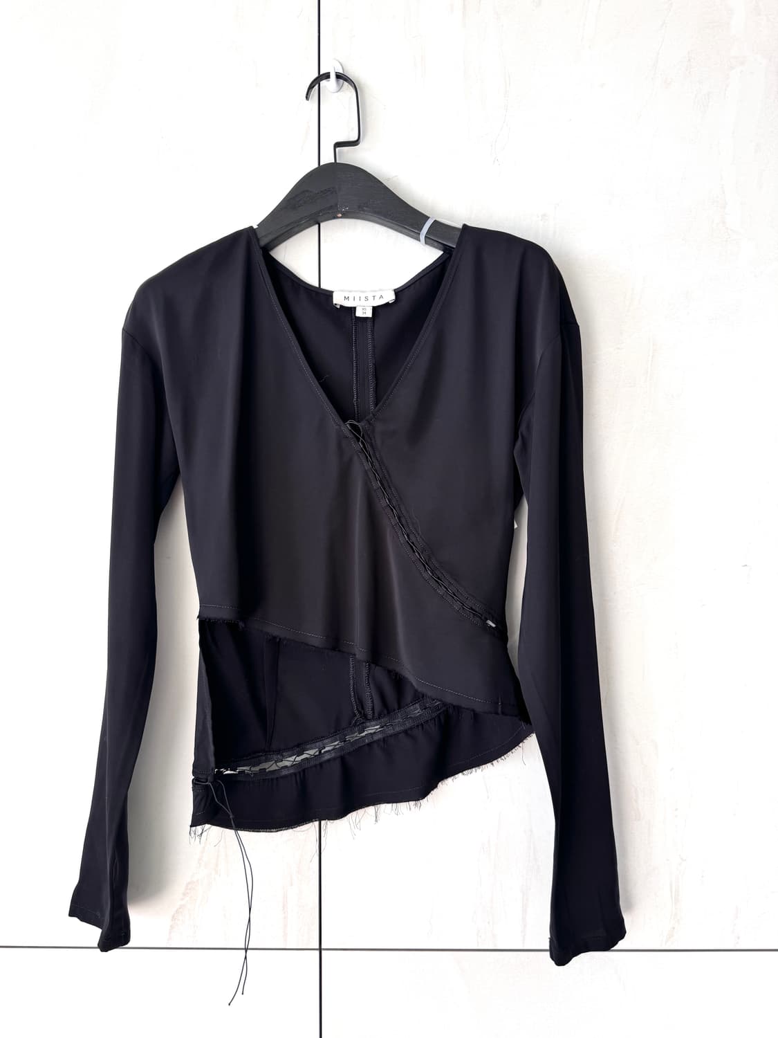 새상품 MIISTA 블랙 랩 블라우스 XS(44사이즈)made in SP 상품이미지1