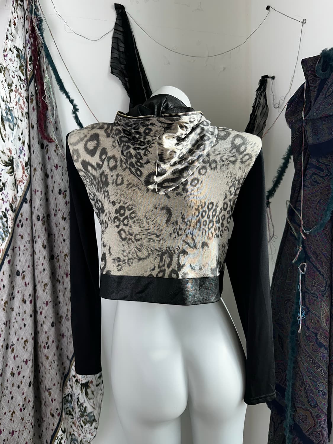 레오파드 믹스 크롭 후드 집업 상품이미지2