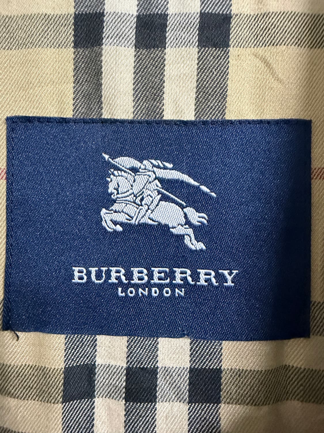 버버리 Burberry 런던 다이아몬드 퀼팅 재킷 상품이미지3