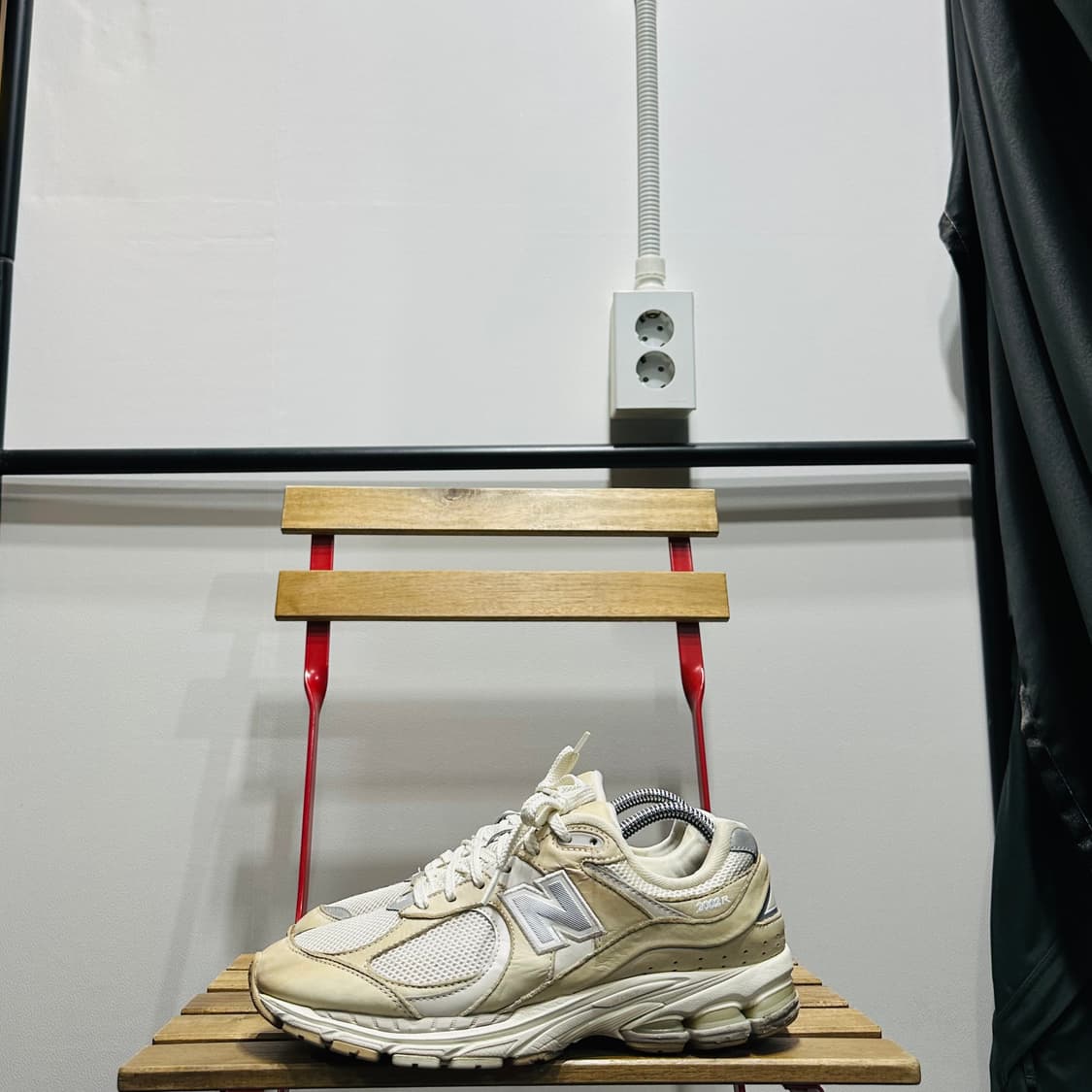 250) 뉴발란스 운동화 남녀공용 신발 2002R 베이지 상품이미지4