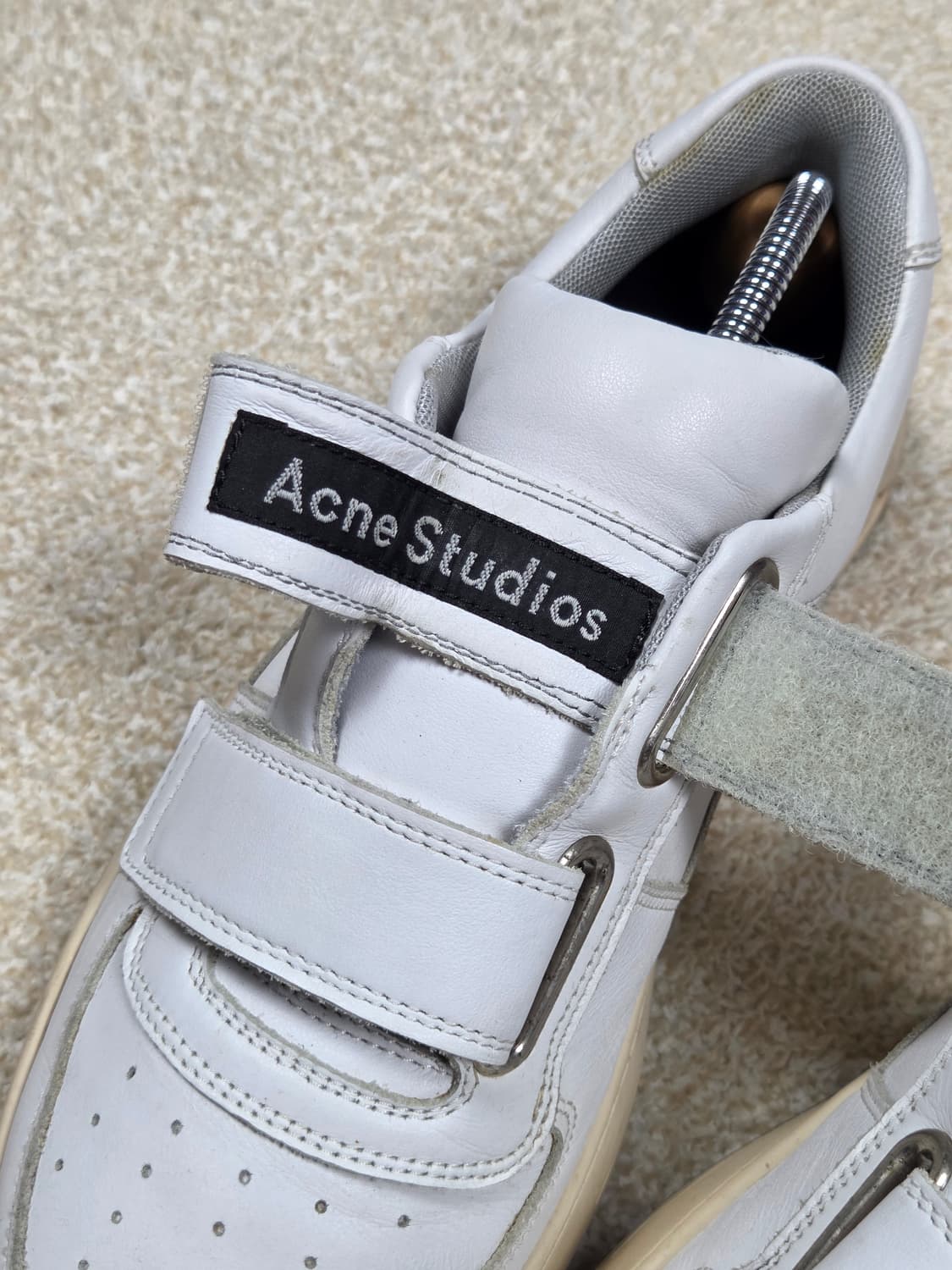 [아크네 스튜디오] 스테피 레더 벨크로 스니커즈 | 00223 상품이미지7