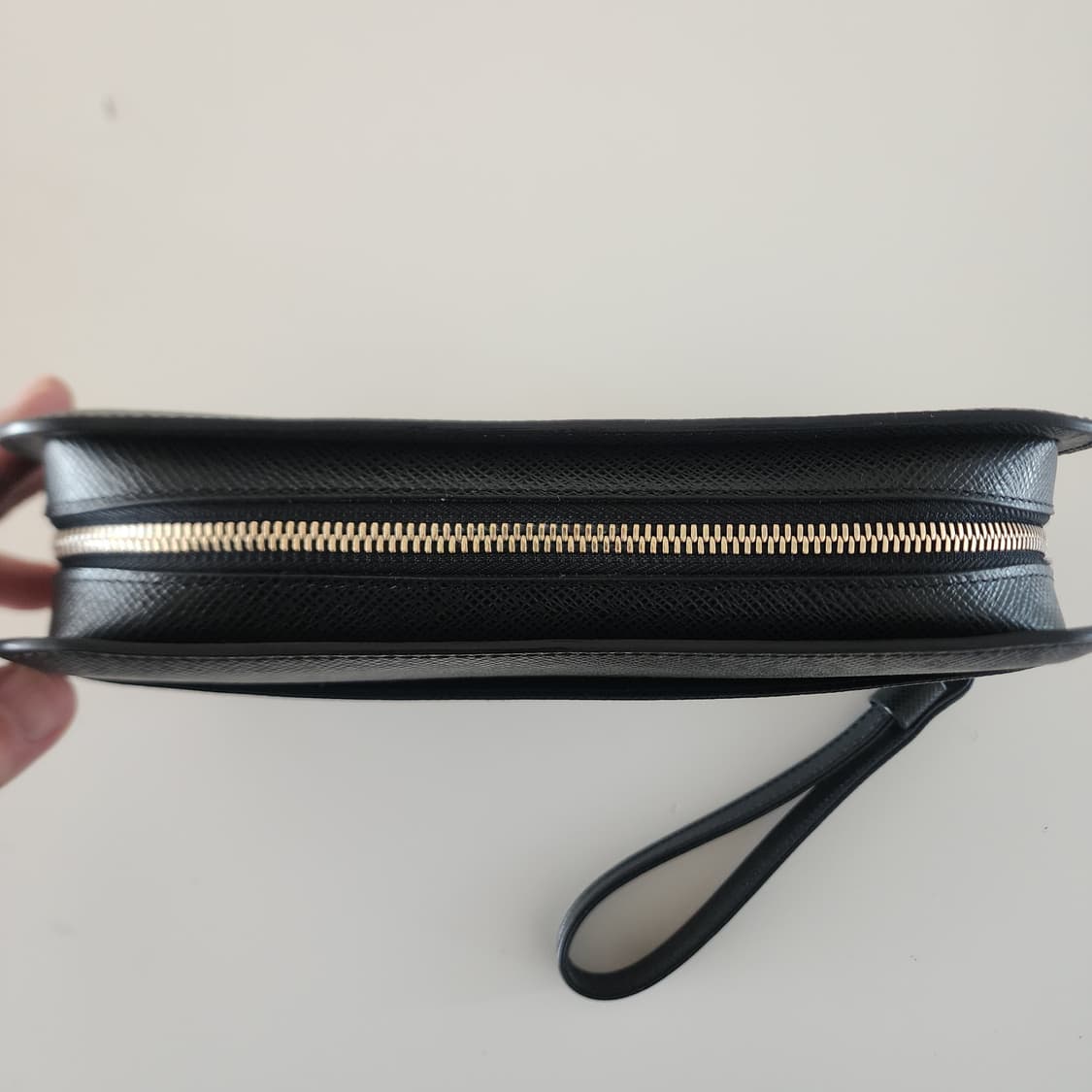 정품 루이비통 타이가 포쉐트 바이칼 클러치 세컨백 블랙 상품이미지3