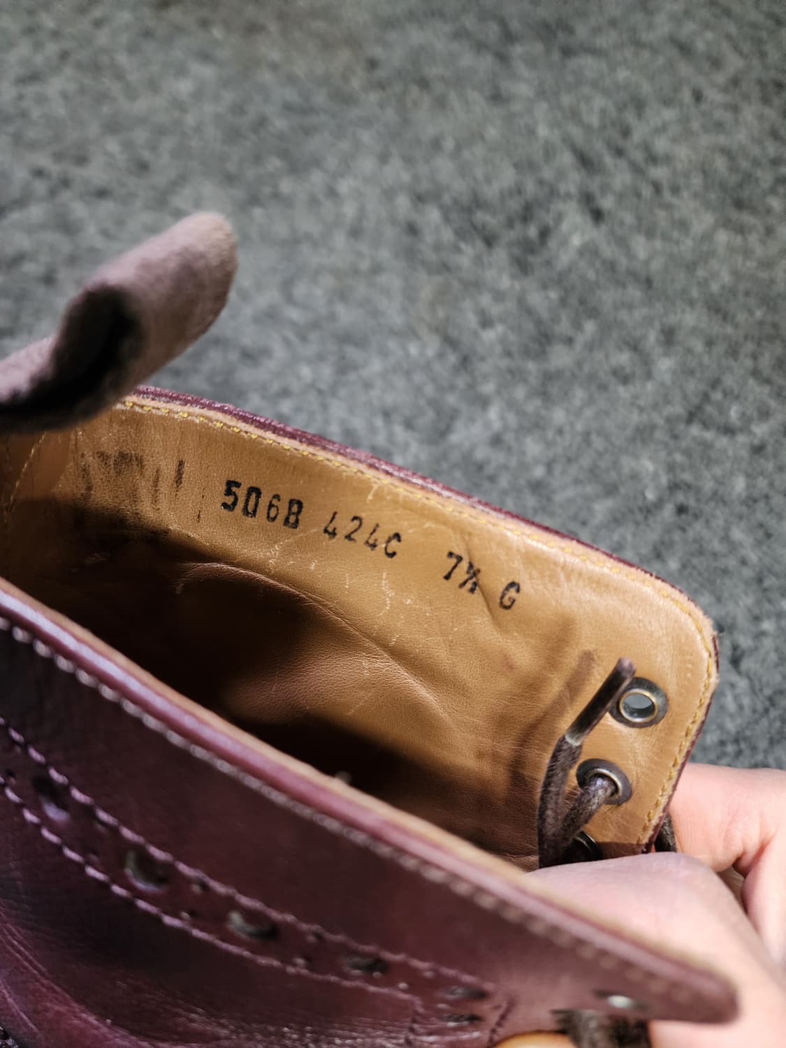 그렌슨 윙팁 브라운색 가죽 부츠 상품이미지2