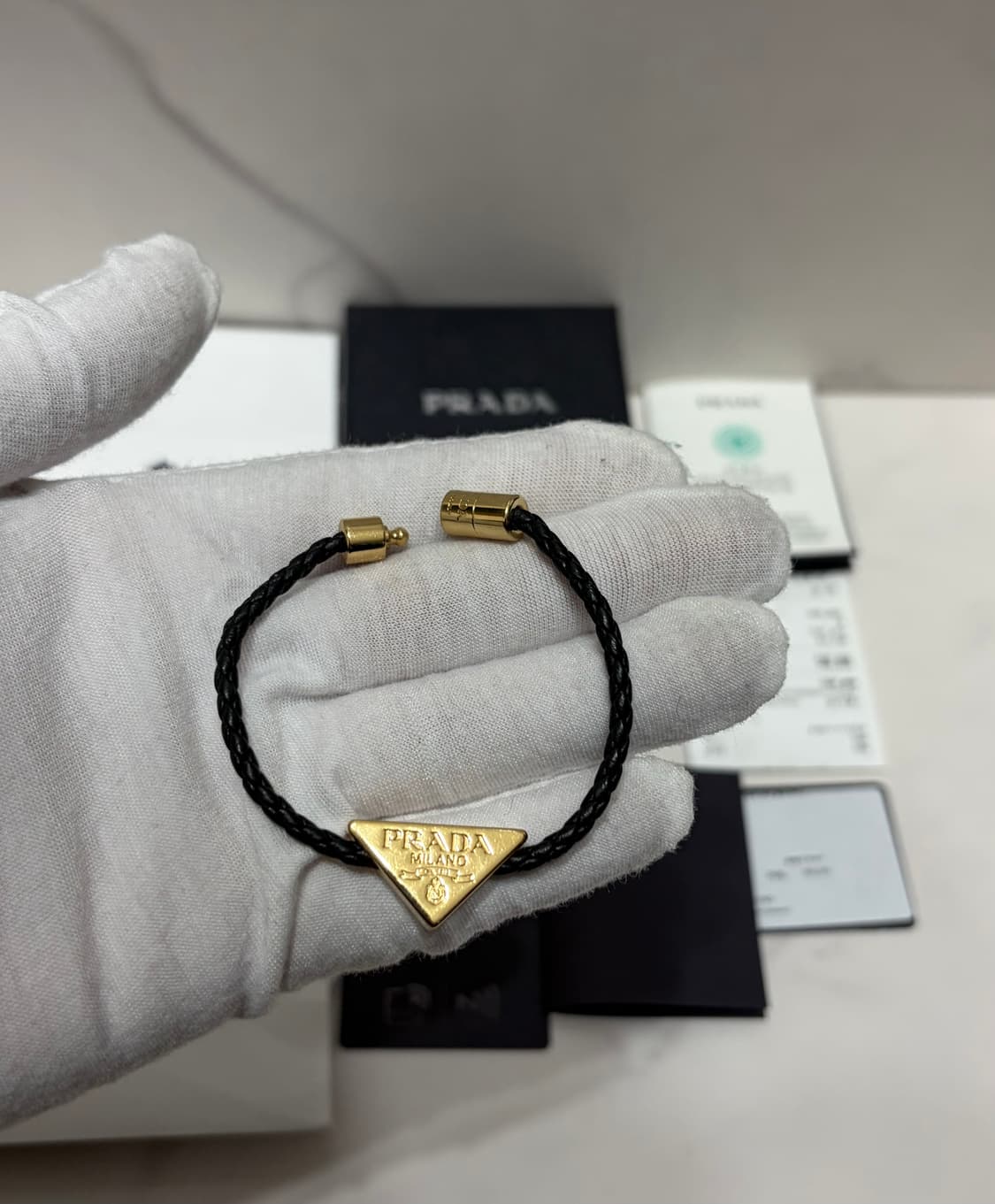 [정품] 프라다 금장 트라이앵글 팔찌 백화점 풀구성 상품이미지2