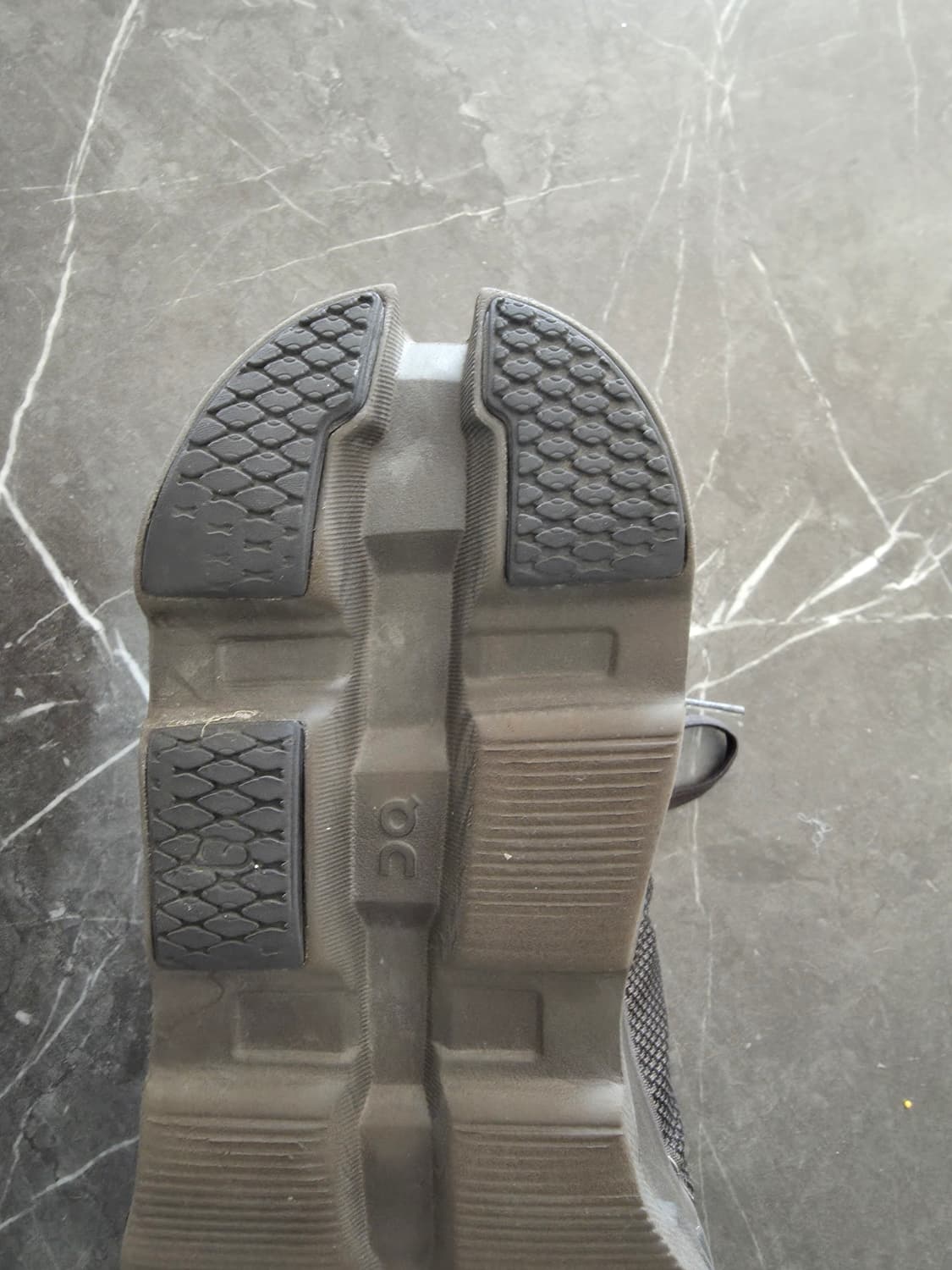 온파프 온러닝 파프 클라우드몬스터 브라운 290 상품이미지7