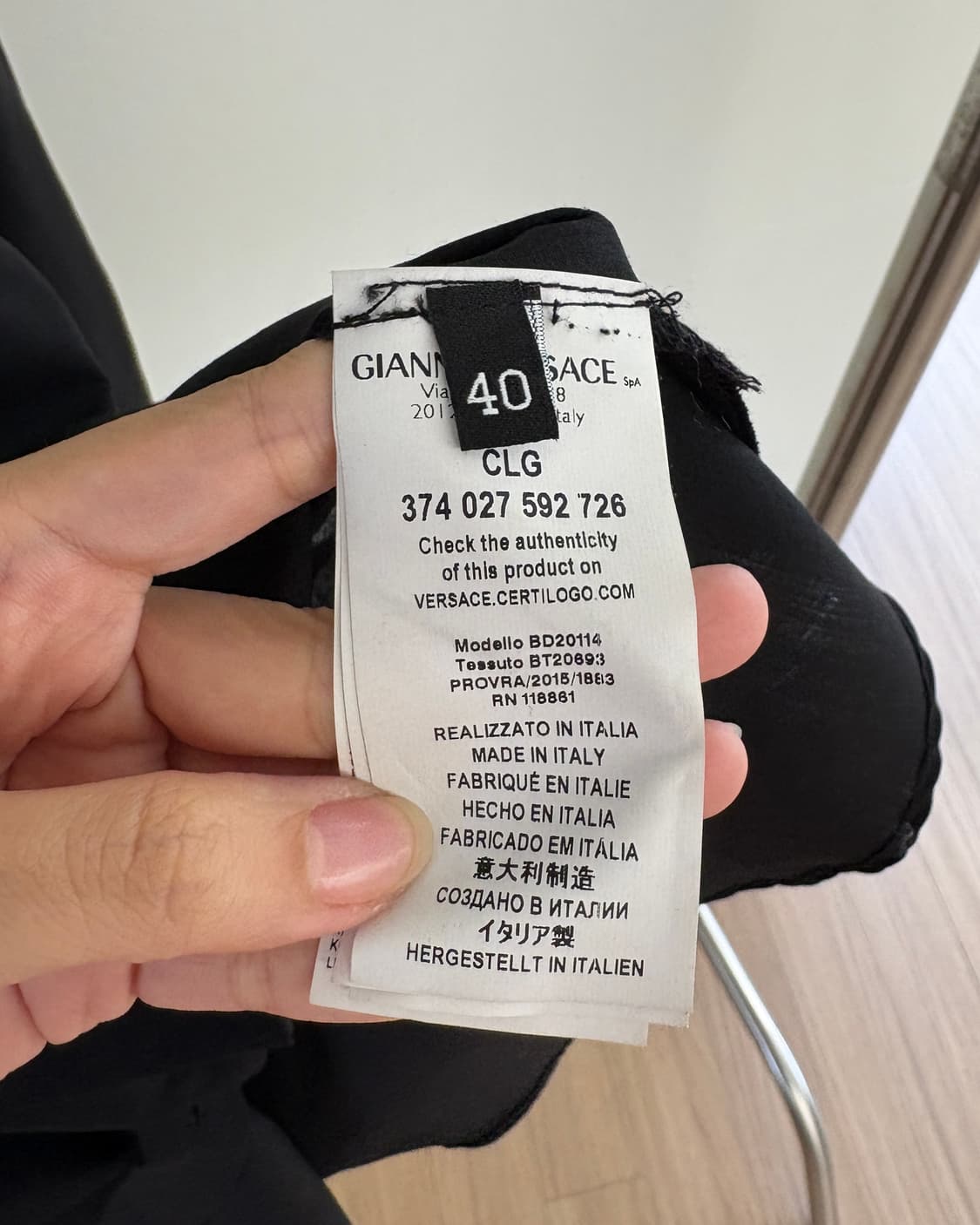 베르수스 블랙 이니셜 버튼 셔츠 상품이미지8