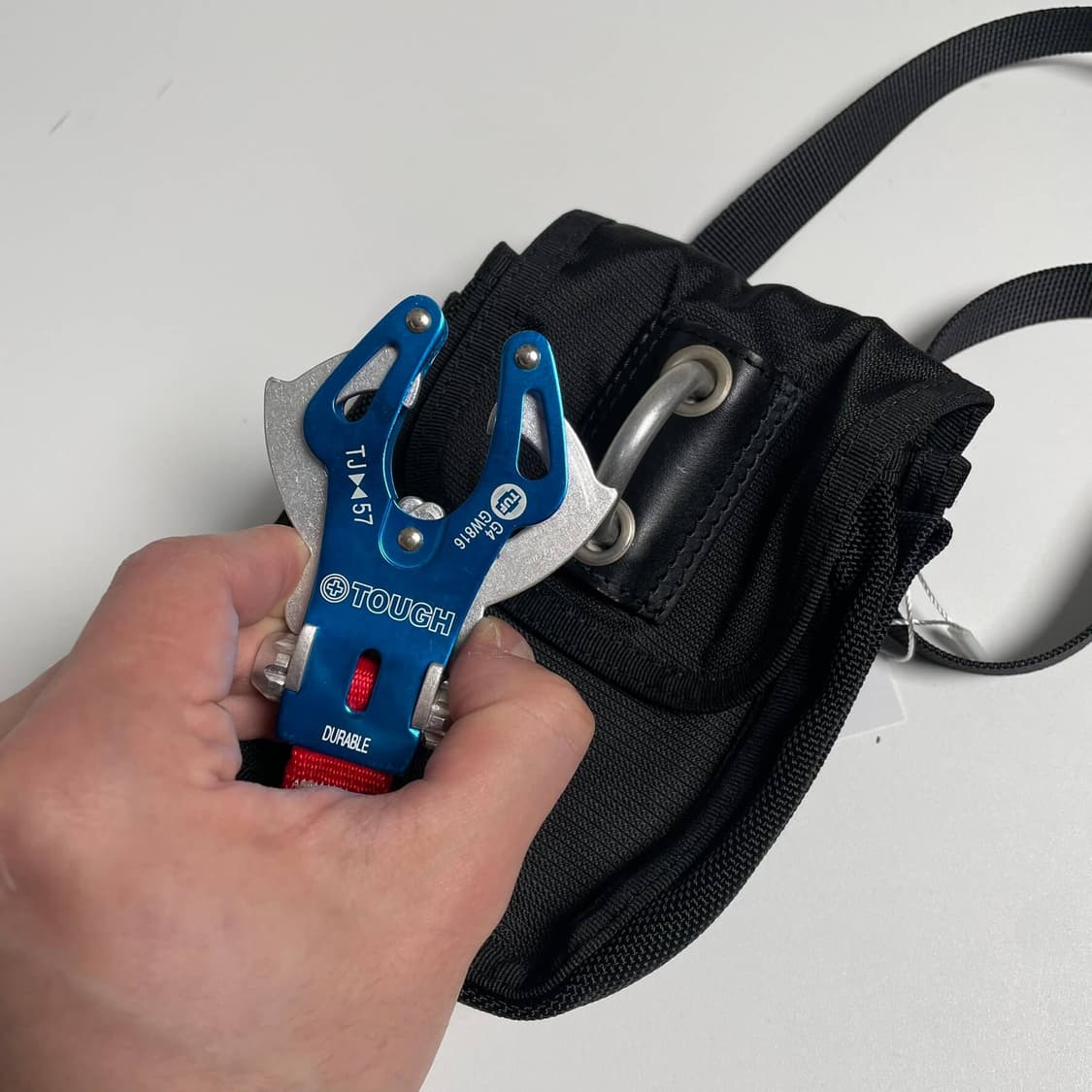 Tough jeansmith 카라비너 미니백 상품이미지3