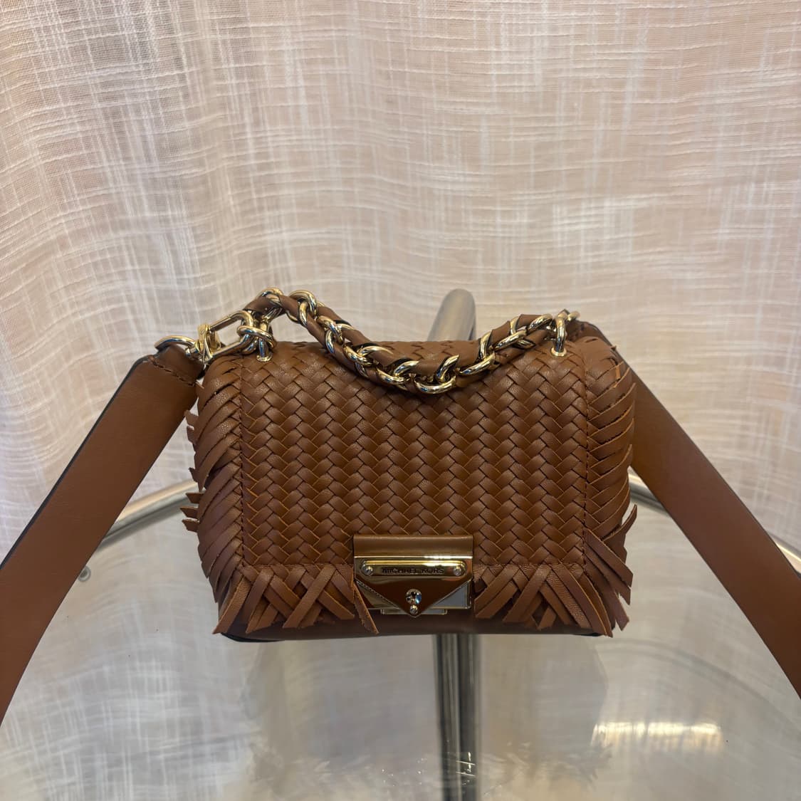 정품 마이클코어스 가죽 크로스백    상품이미지2