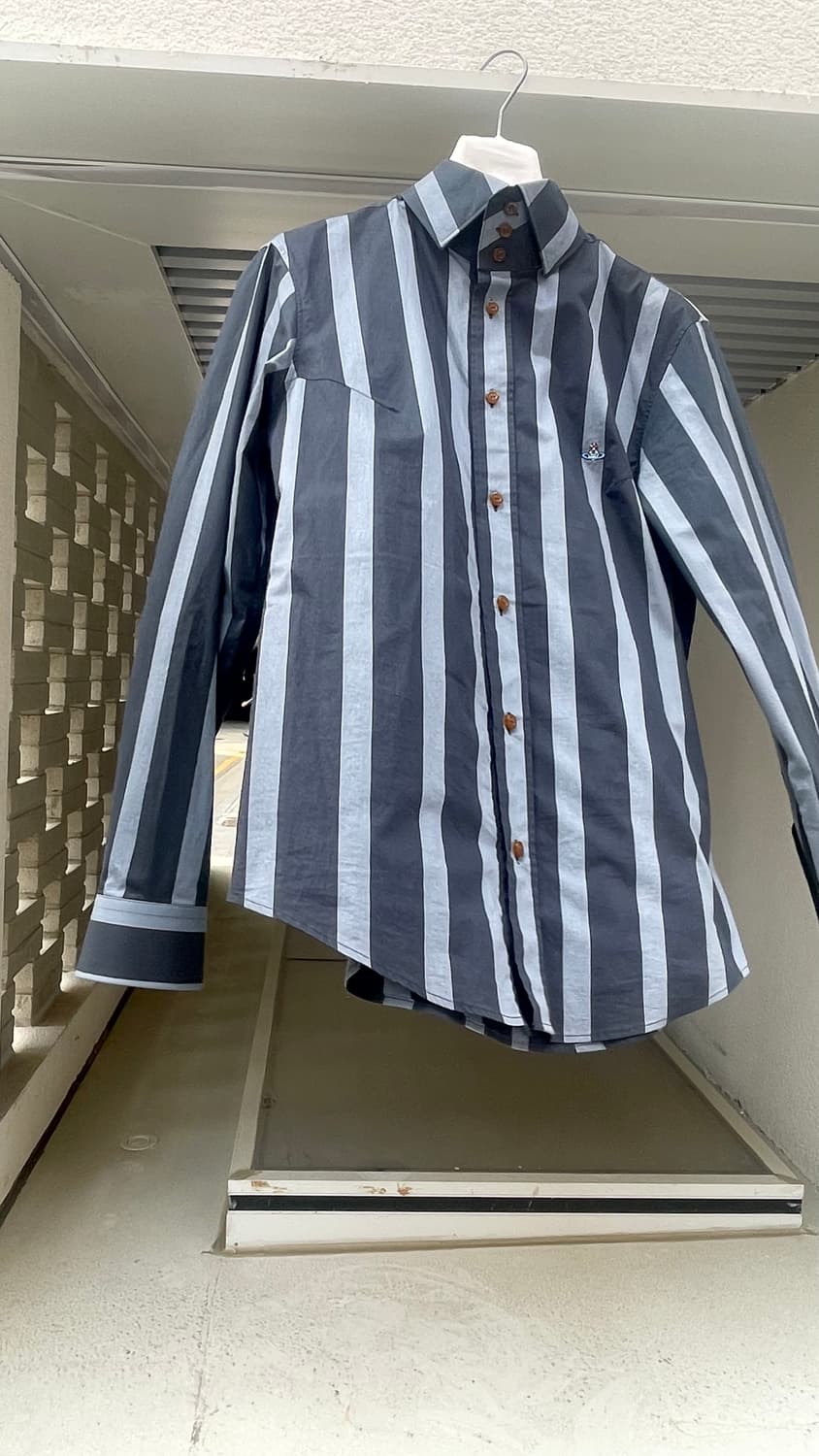 [정Vivienne Westwood 클래식 스트라이프 셔츠 상품이미지1