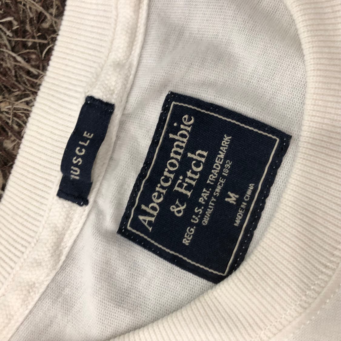 아베크롬비 화이트 로고 반팔 티셔츠 상품이미지4