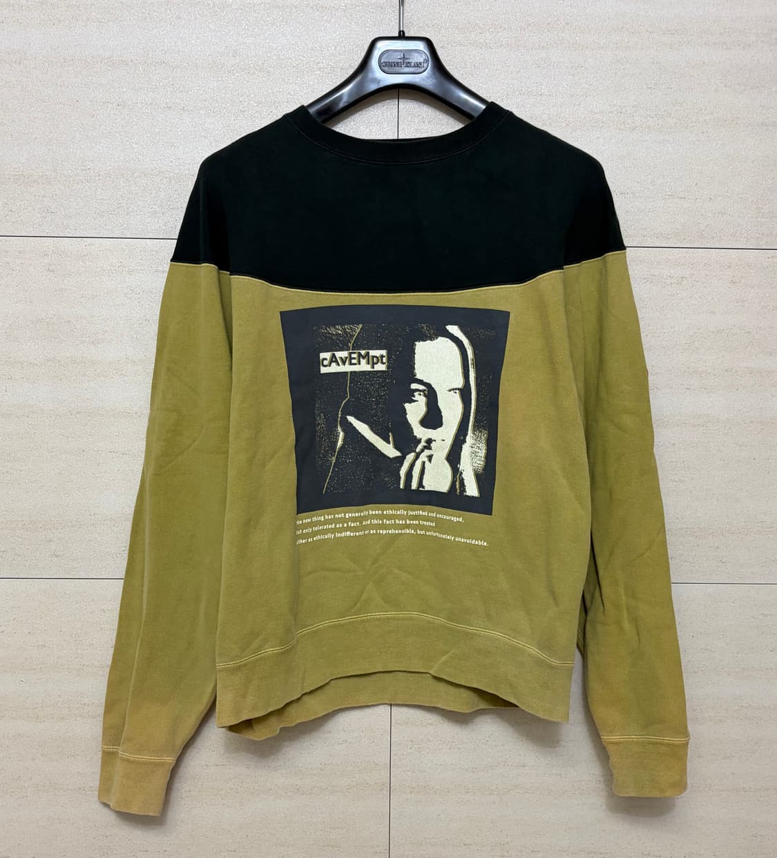 C.E ROUND SHOULDER CREW NECK 상품이미지1