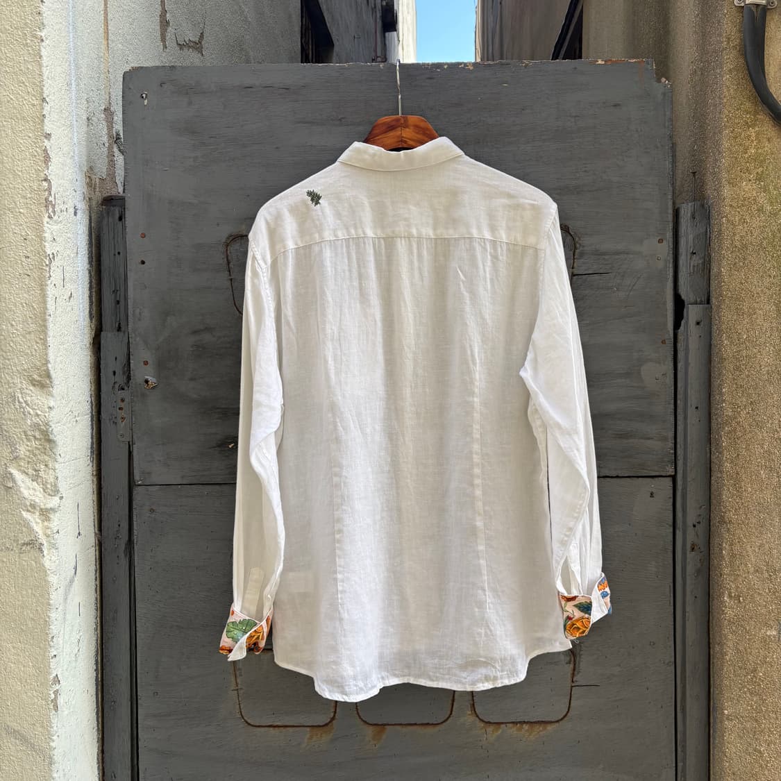 인터메조 INTERMEZZO 플라워 자수 리넨 셔츠 상품이미지5