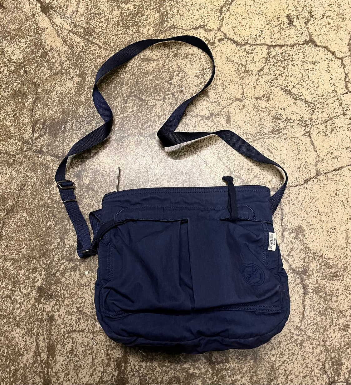 요시다 포터 네이비 크로스백 상품이미지1