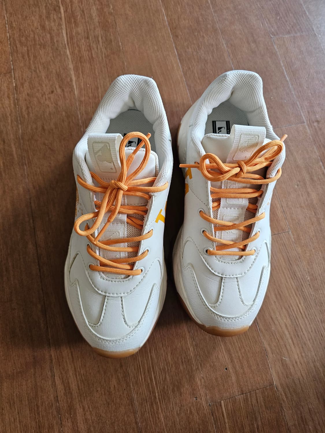 (2회착용)MLB 빅볼청키 픽셀LA 상품이미지1