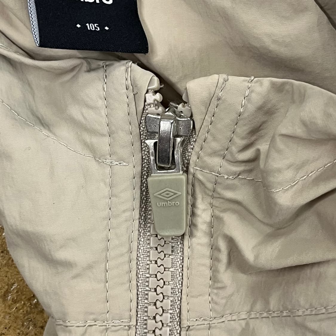 [정품/105] 엄브로 후드 바람막이 하프집업 베이지 화이트 b18 상품이미지8