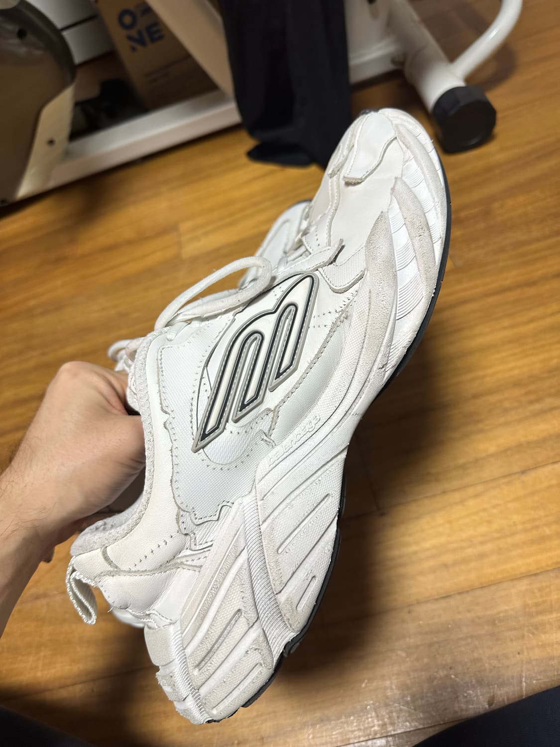 발렌시아가 먼데이 화이트 43 상품이미지4