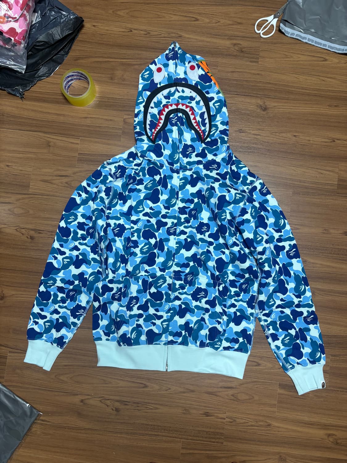 베이프 샤크후드 블루 새상품 상품이미지1