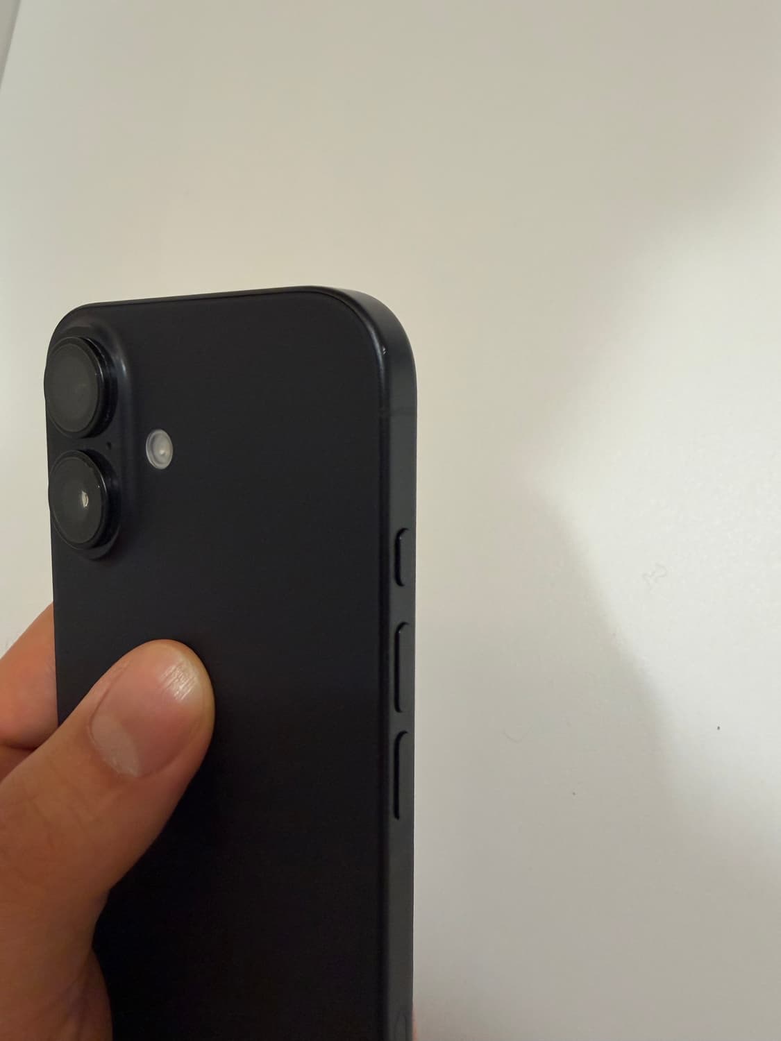 아이폰16 블랙 128기가 상품이미지5