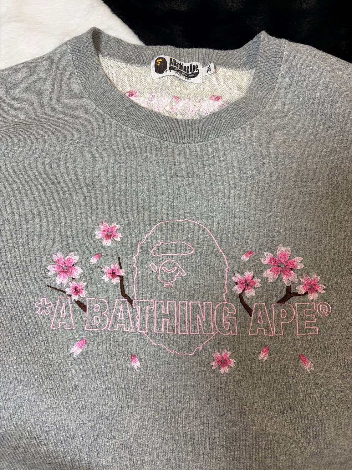 베이프 사쿠라 플라워 자수 맨투맨 xxl 상품이미지2