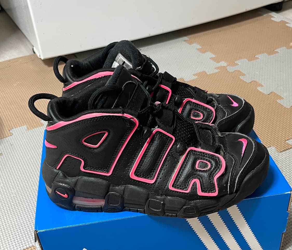 나이키 에어 모어 업템포96 블랙핑크 235 상품이미지3