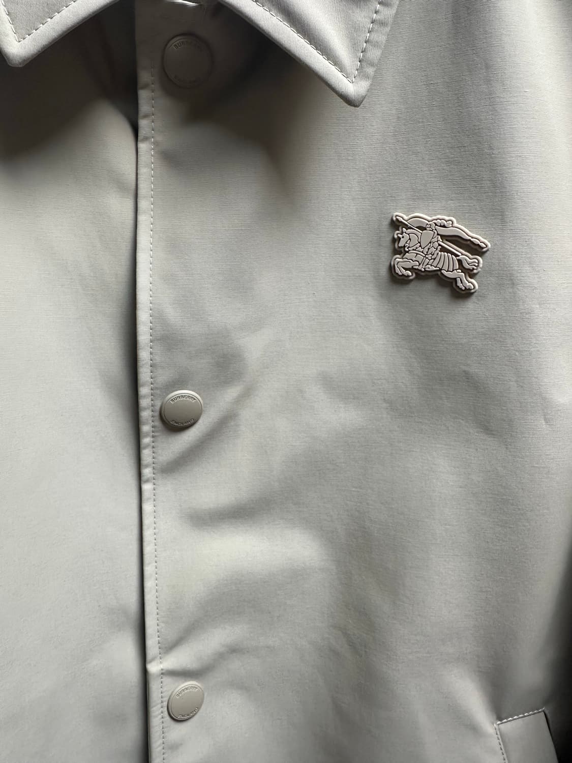 버버리 남성 베이지 자켓 판매합니다. 상품이미지3