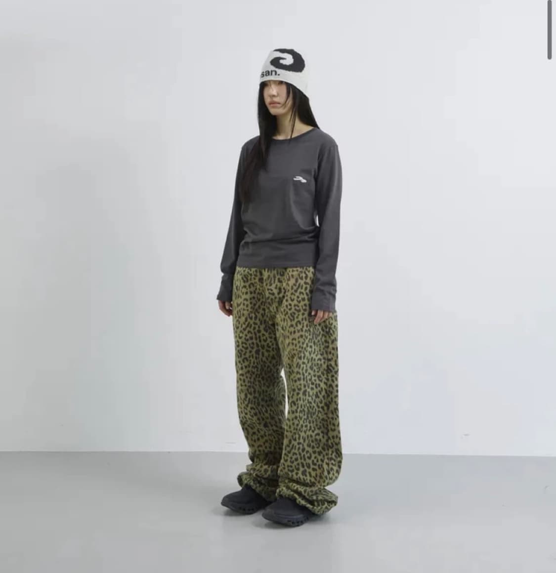 탄산마그네슘 스타 롱슬리브 차콜 상품이미지3