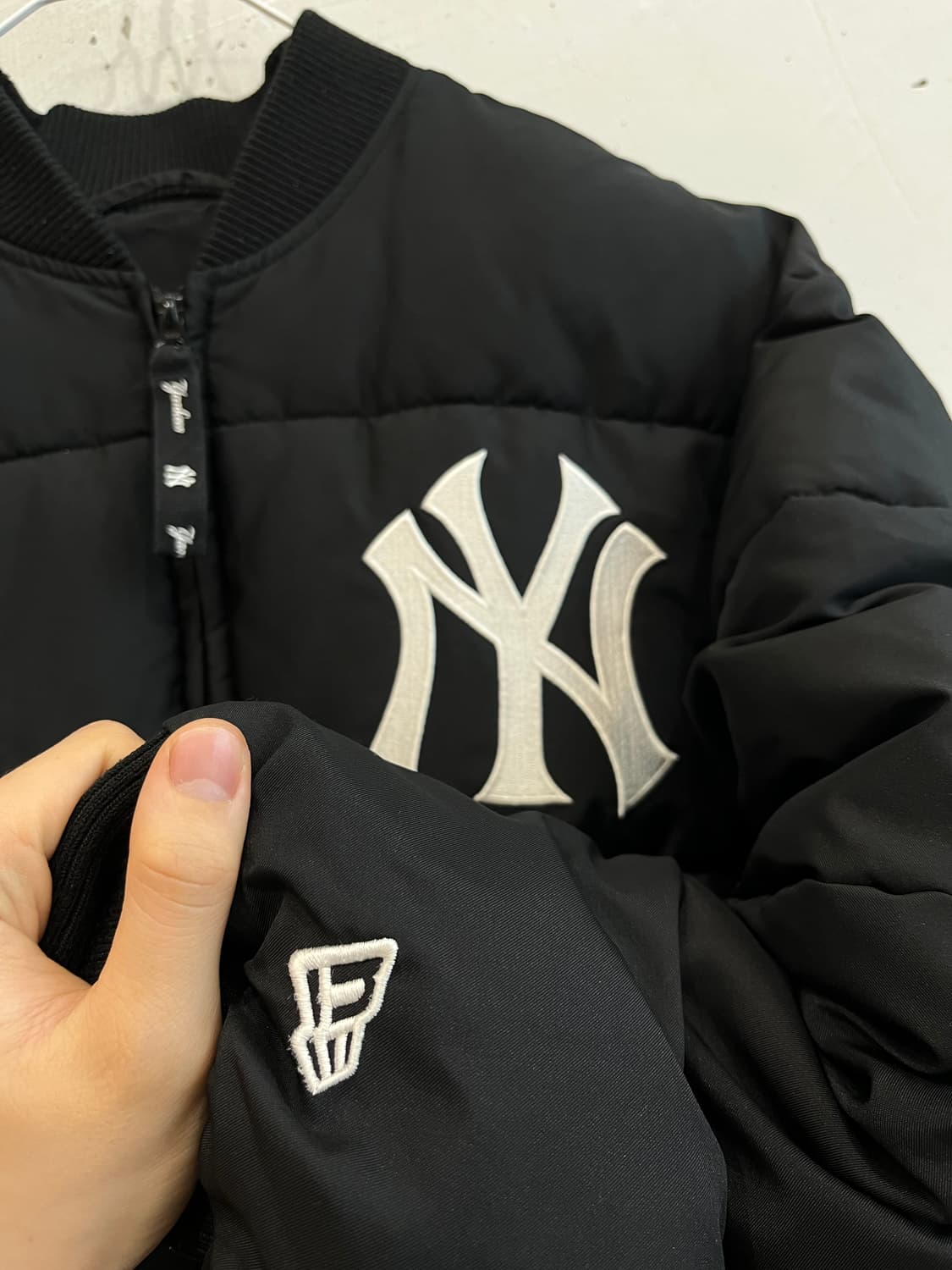 뉴에라 뉴욕양키즈 봄버 패딩 95 상품이미지2