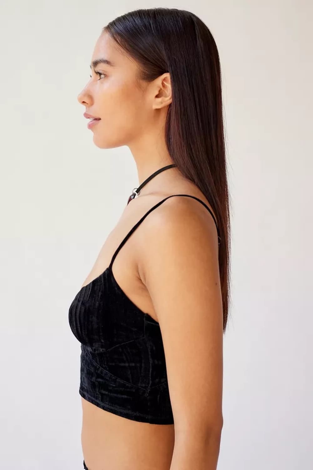 얼반아웃피터스 벨벳 컷아웃 오픈백 캐미 탑 상품이미지3