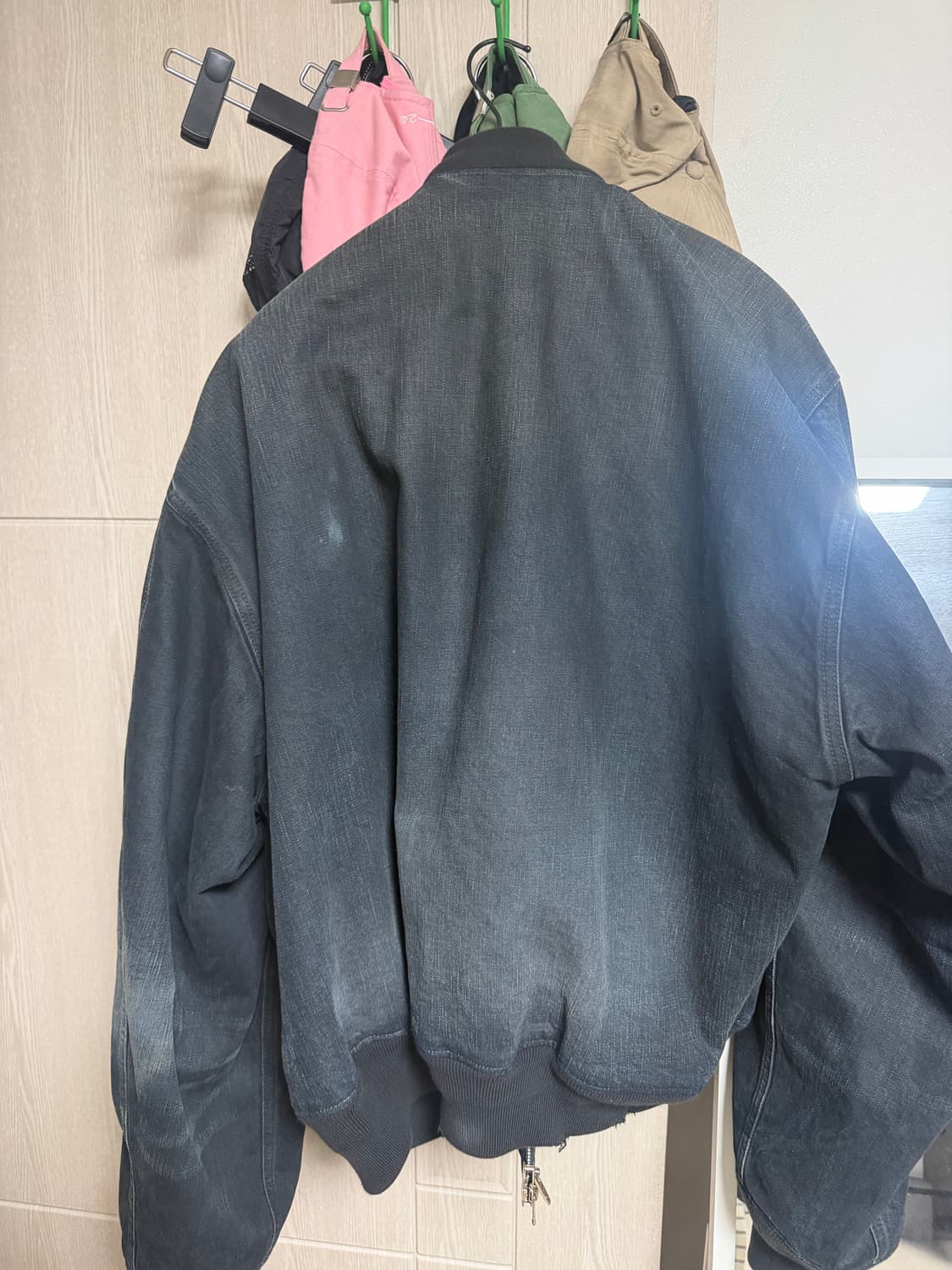 발렌시아가 25ss 데님봄버 판매합니다. 상품이미지2