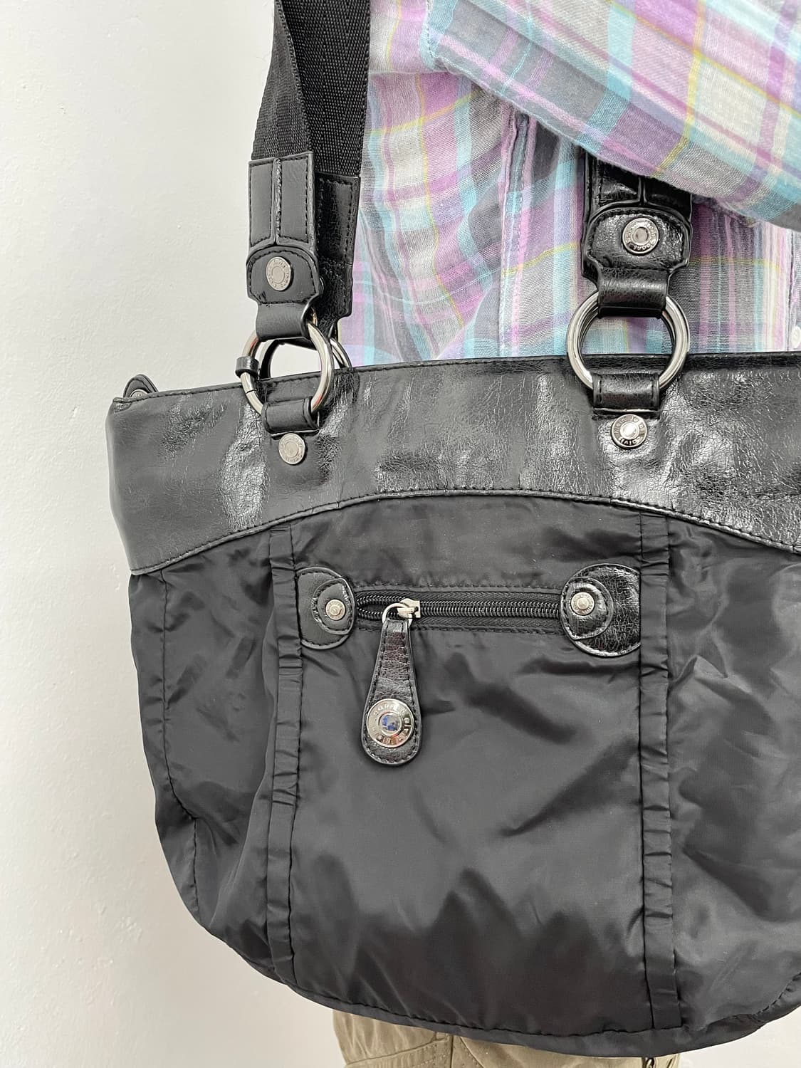 캘빈클라인 로고 나일론 숄더백 상품이미지4