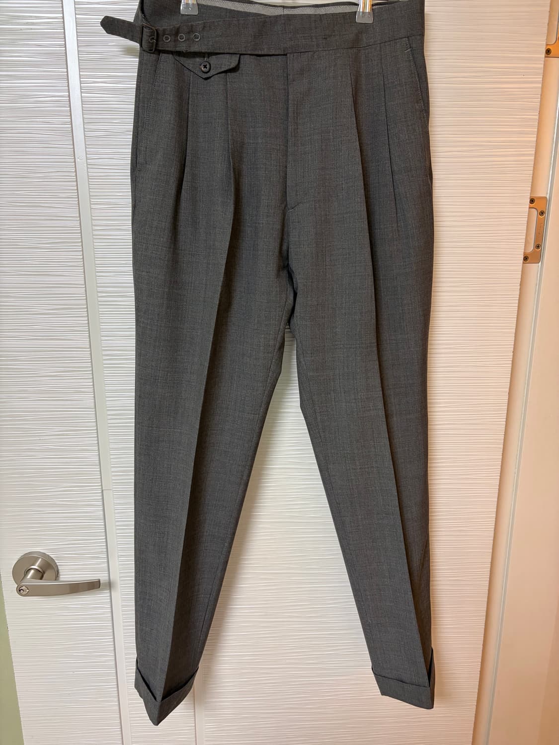 유니버셜랭귀지 미드그레이 투턱 구르카팬츠 상품이미지1