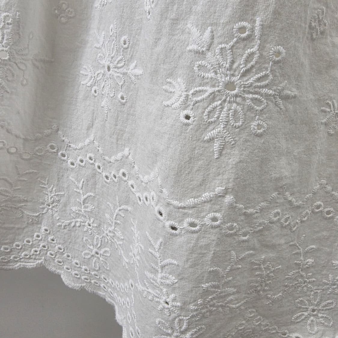 COLZA 화이트 코튼 자수 밴딩 롱스커트 상품이미지4