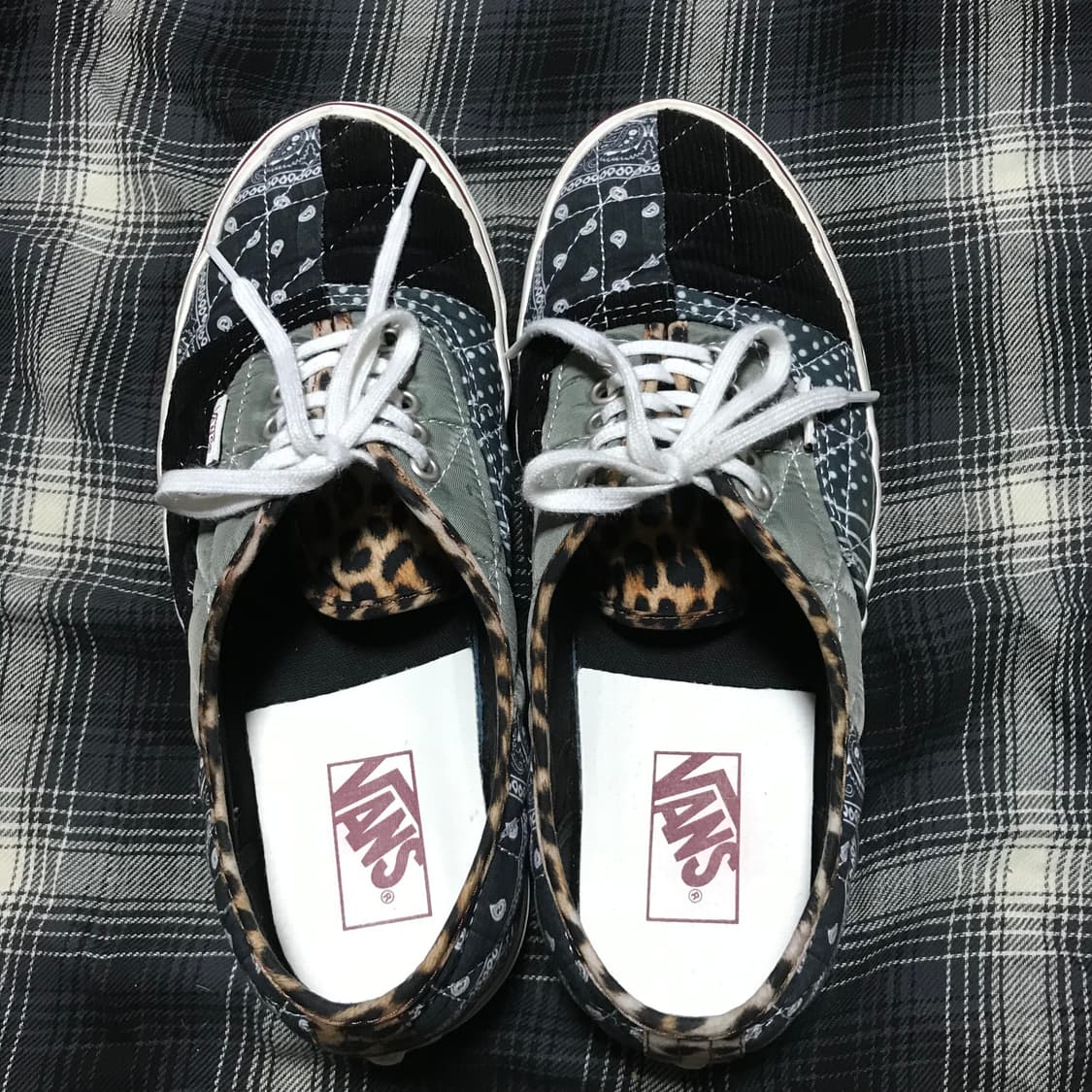 반스 퀄티드 믹스 페이즐리 에너하임 어센틱 275 상품이미지2