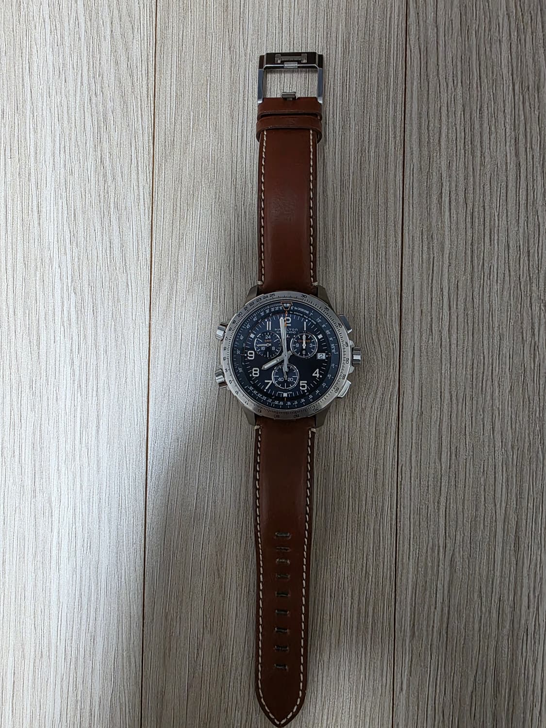 해밀턴 카키 에비에이션 X-wind GMT 크로노 쿼츠 46mm 상품이미지3