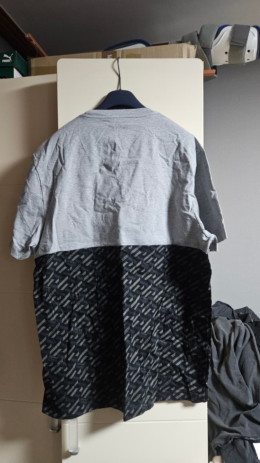 베르사체 반팔티셔츠 블랙 그레이 정품 신품 90만짜리 상품이미지5