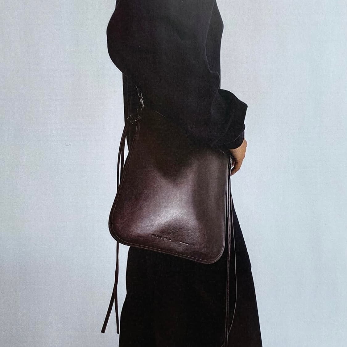 피비파일로 25fw GIG 파우치백/블랙 상품이미지1