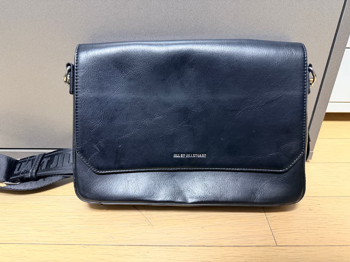 질바이질스튜어트 남성 유스 라인 블랙 크로스백 상품이미지1