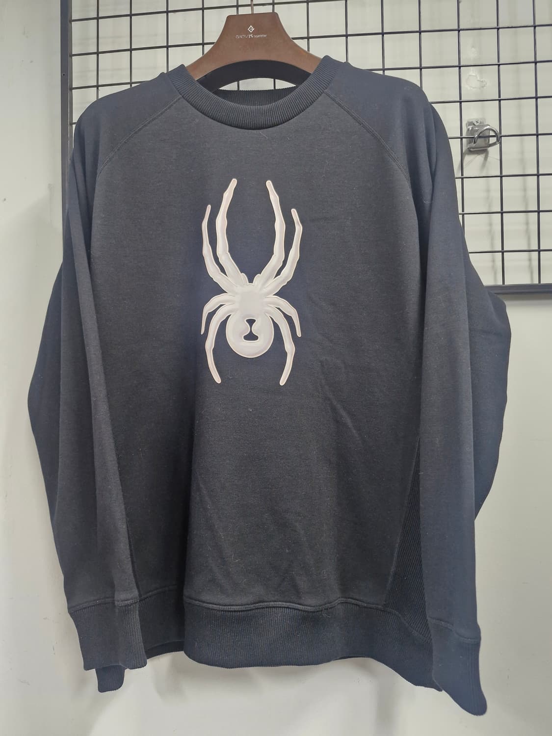 105XL 스파이더 빅로고 기모 맨투맨. 상품이미지1