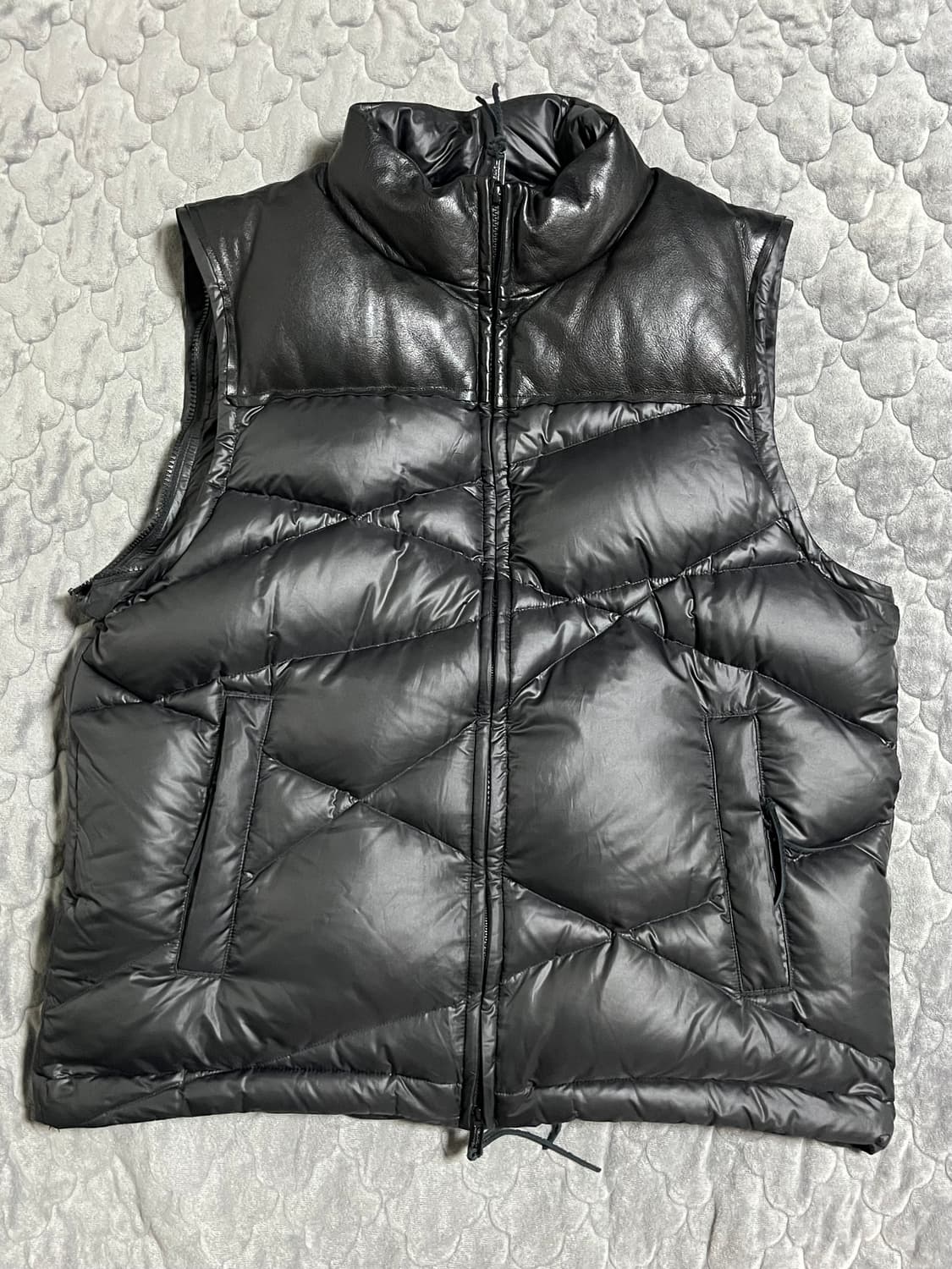 언더커버 22AW 레더배색 블랙 다운 패딩 2size 상품이미지5