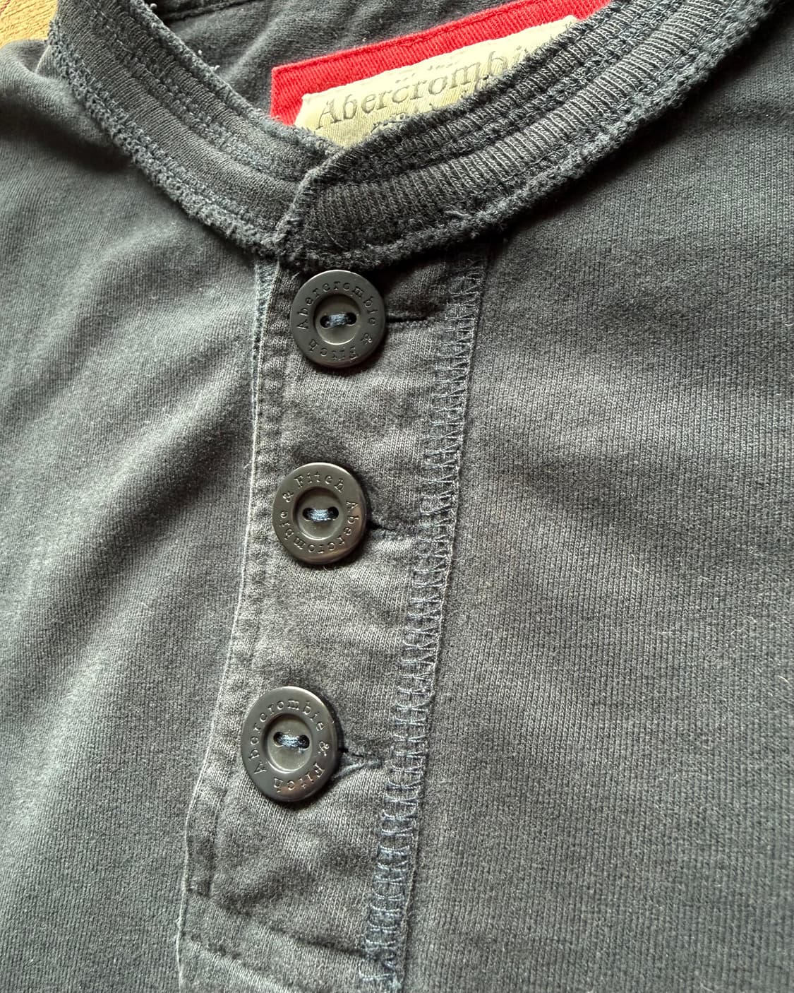 아베크롬비 헨리넥 버튼티셔츠 상품이미지3