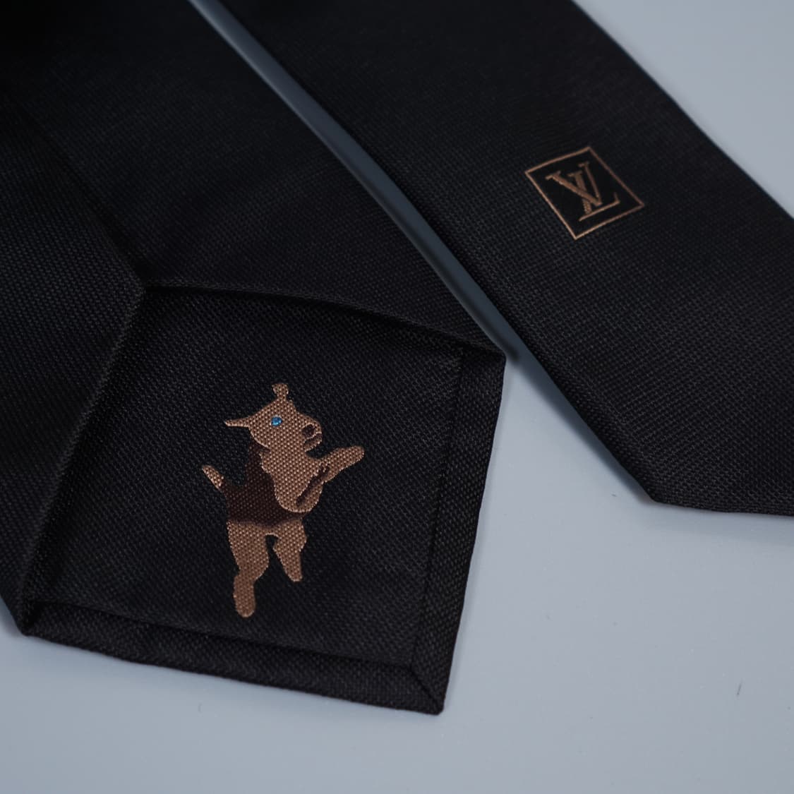 루이비통 X 타일러 점핑도그 넥타이 상품이미지7