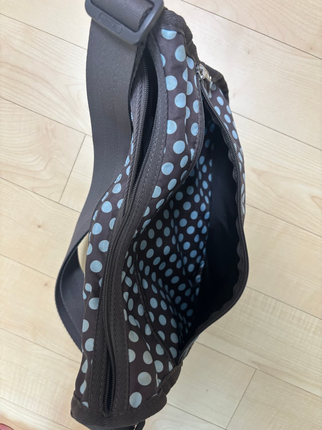 레스포삭 초코 민트 땡땡이 크로스바디백(호보백)+파우치 세트 상품이미지3