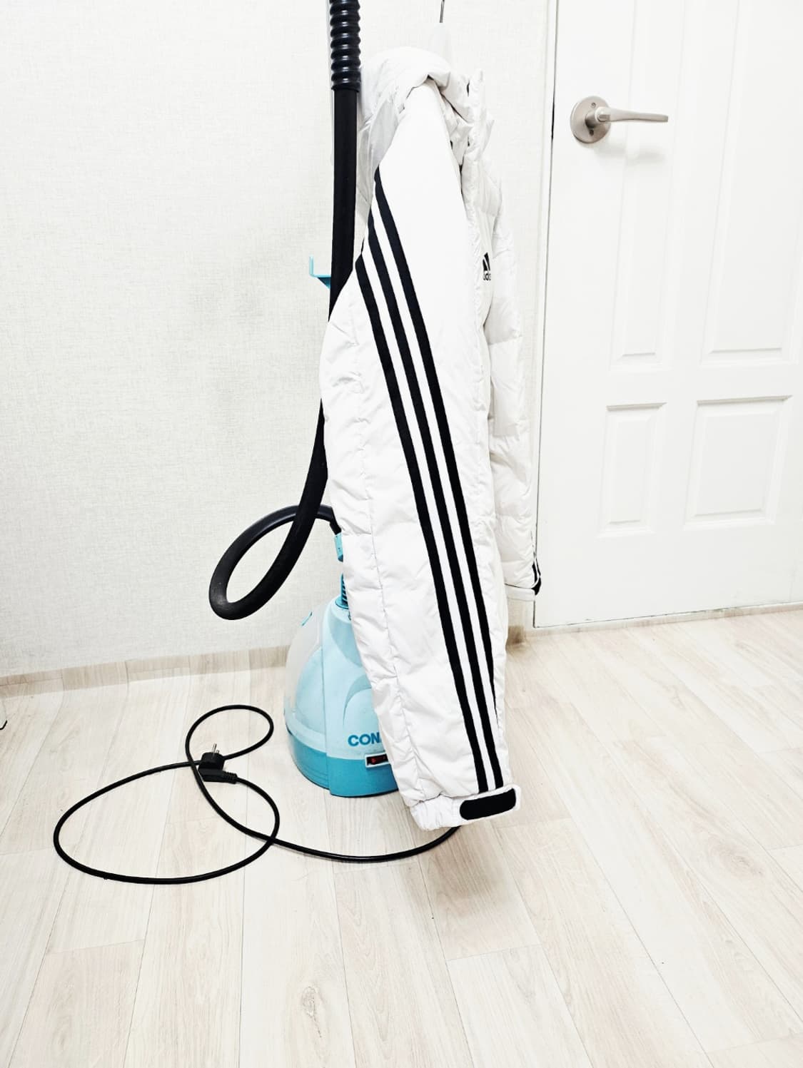 (95~100)M☆초대장급☆ 아디다스 3st 퍼피다운 [흰검] 덕다운패딩 상품이미지5