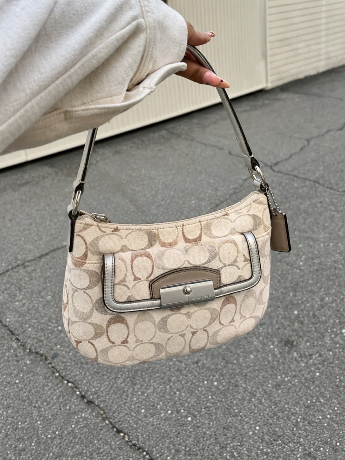 00’s coach hobo bag 상품이미지1