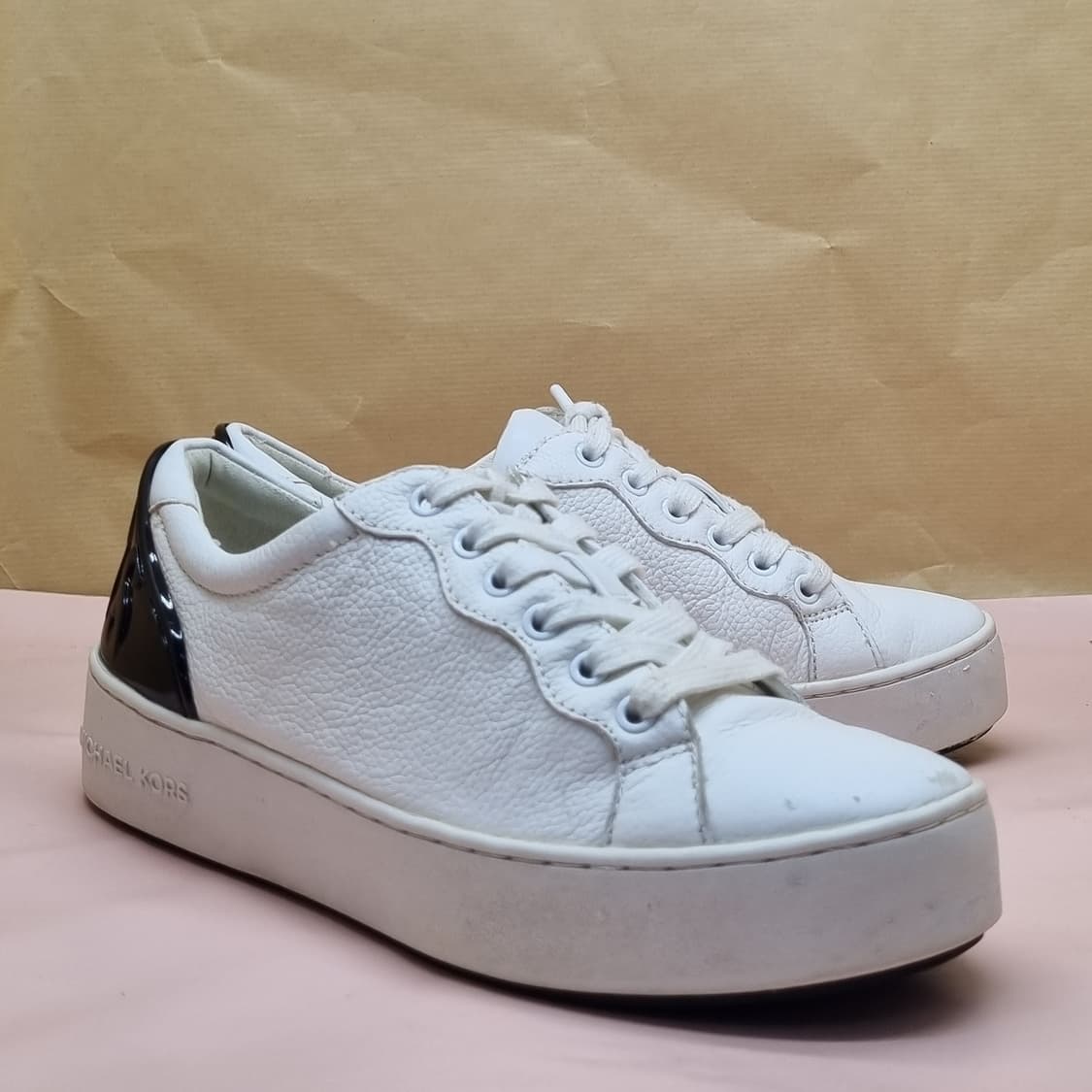 마이클코어스 투톤 플랫폼 스니커즈240 상품이미지1