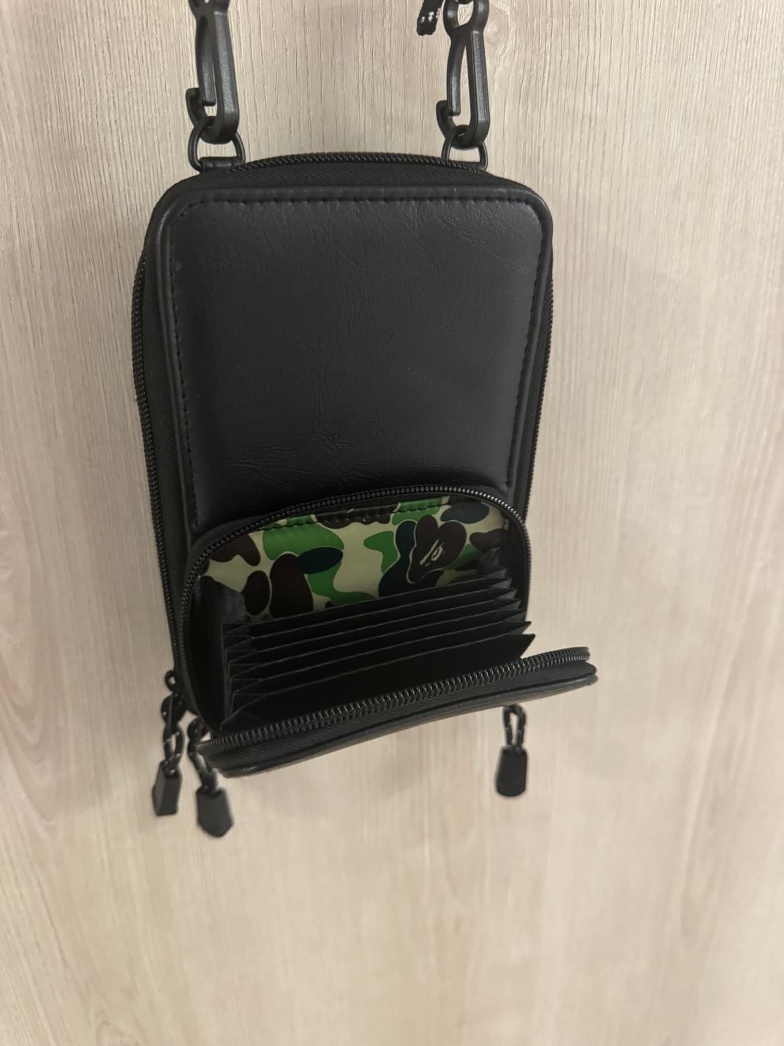 베이프 미니 크로스백  상품이미지3